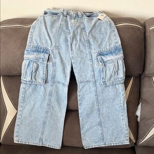 Girls Old Navy Light Wash Cargo  Denim Pants
